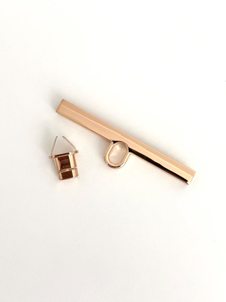 Slim Bar Twist Lock - Gold